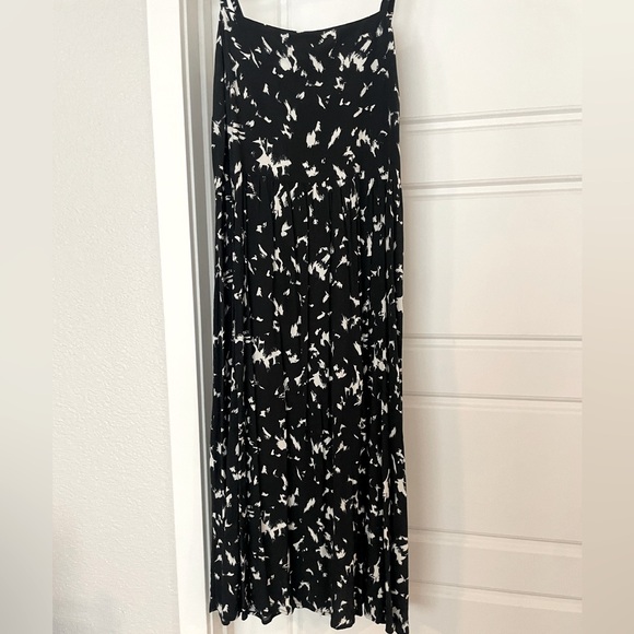 GAP midi dress with abstract design (size 6) - EUC - Picture 5 of 6